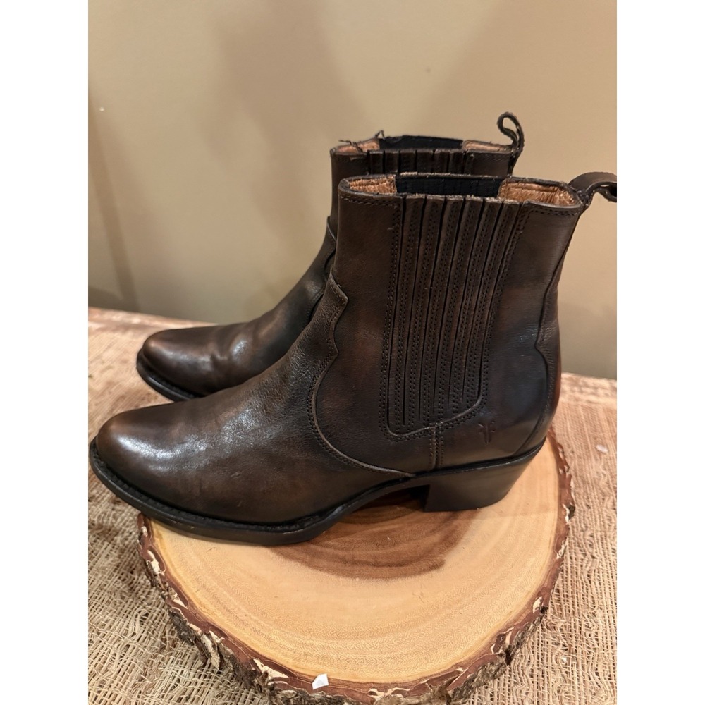 Frye Sacha Chelsea 6.5 Western Brown Distressed Boot Booties Women's Ankle